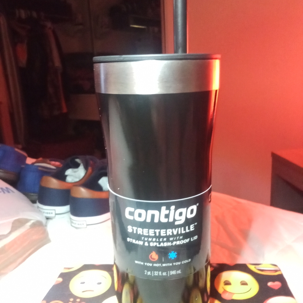 Contigo black cup with straw
